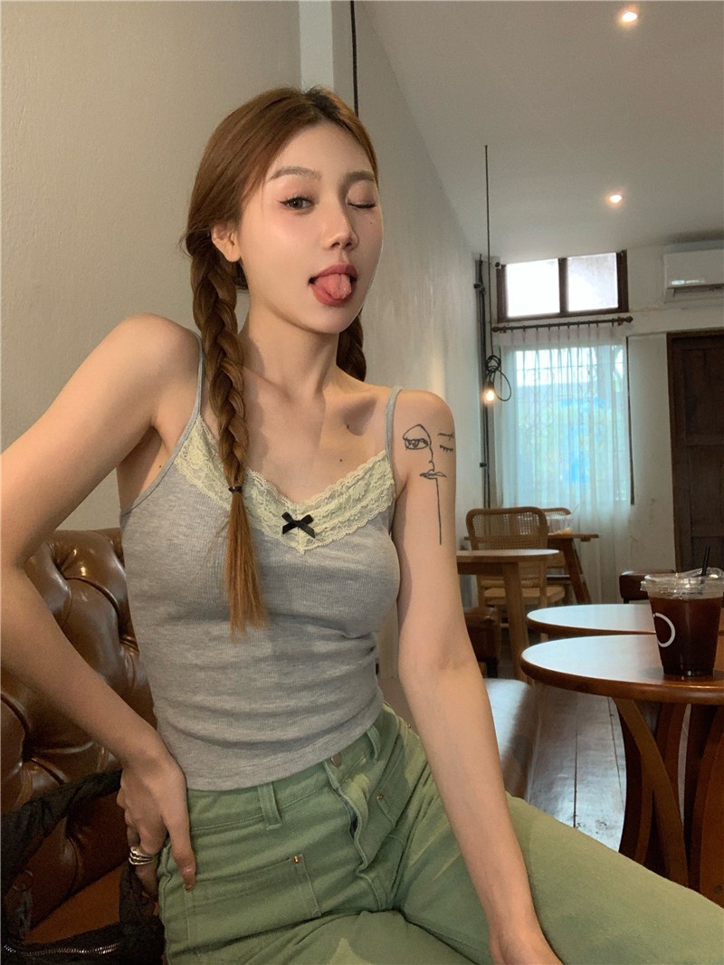 Áo Hai Dây Cổ Thấp Dáng Ôm Phối Ren Thời Trang Mùa Hè 64424