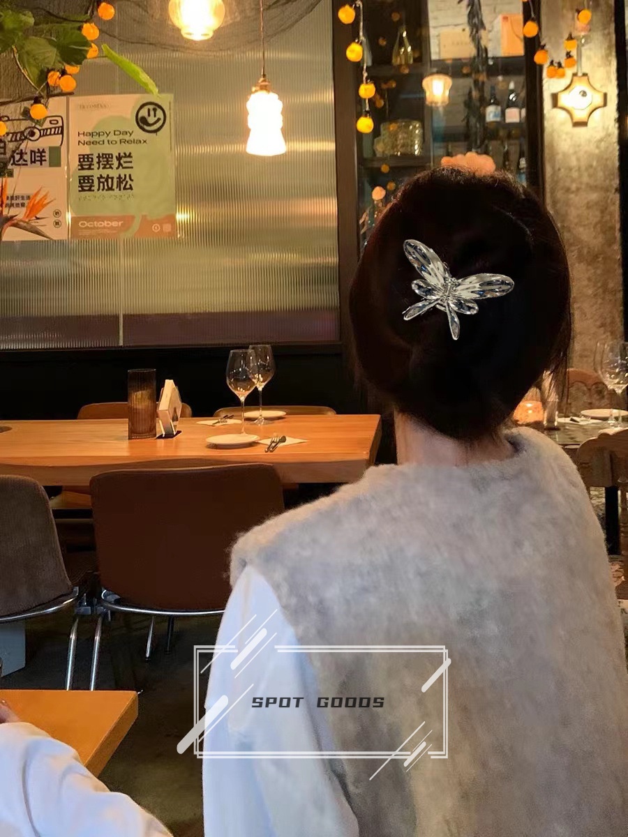 Kẹp Tóc Hình Cá Mập / Bướm Bằng Kim Loại Thời Trang Cho Nữ