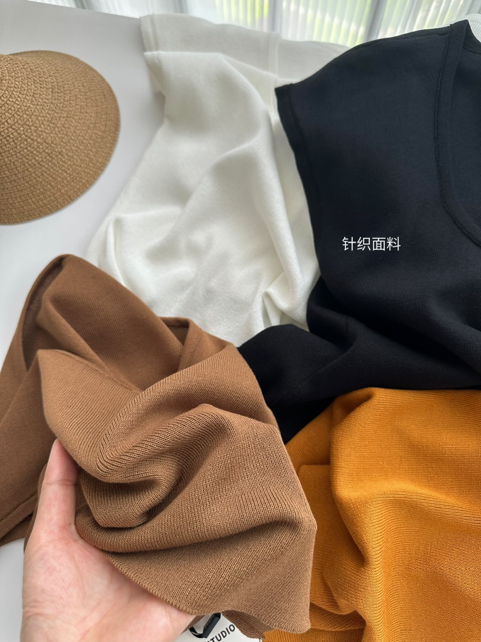 Áo Len Cổ Vuông Phong Cách Mới 65442