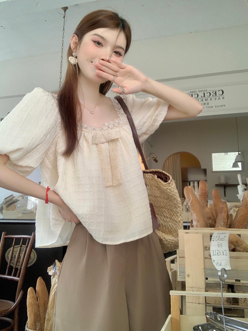 Áo Sơ Mi Ren Cổ Vuông Ngắn Tay Dáng Rộng Thời Trang Sành Điệu 64790