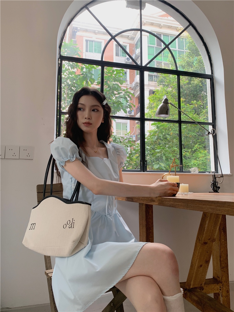 Đầm Tay Phồng Cổ Vuông Đính Nơ Màu Xanh Dương Thời Trang Mùa Hè Phong Cách Mới 65558