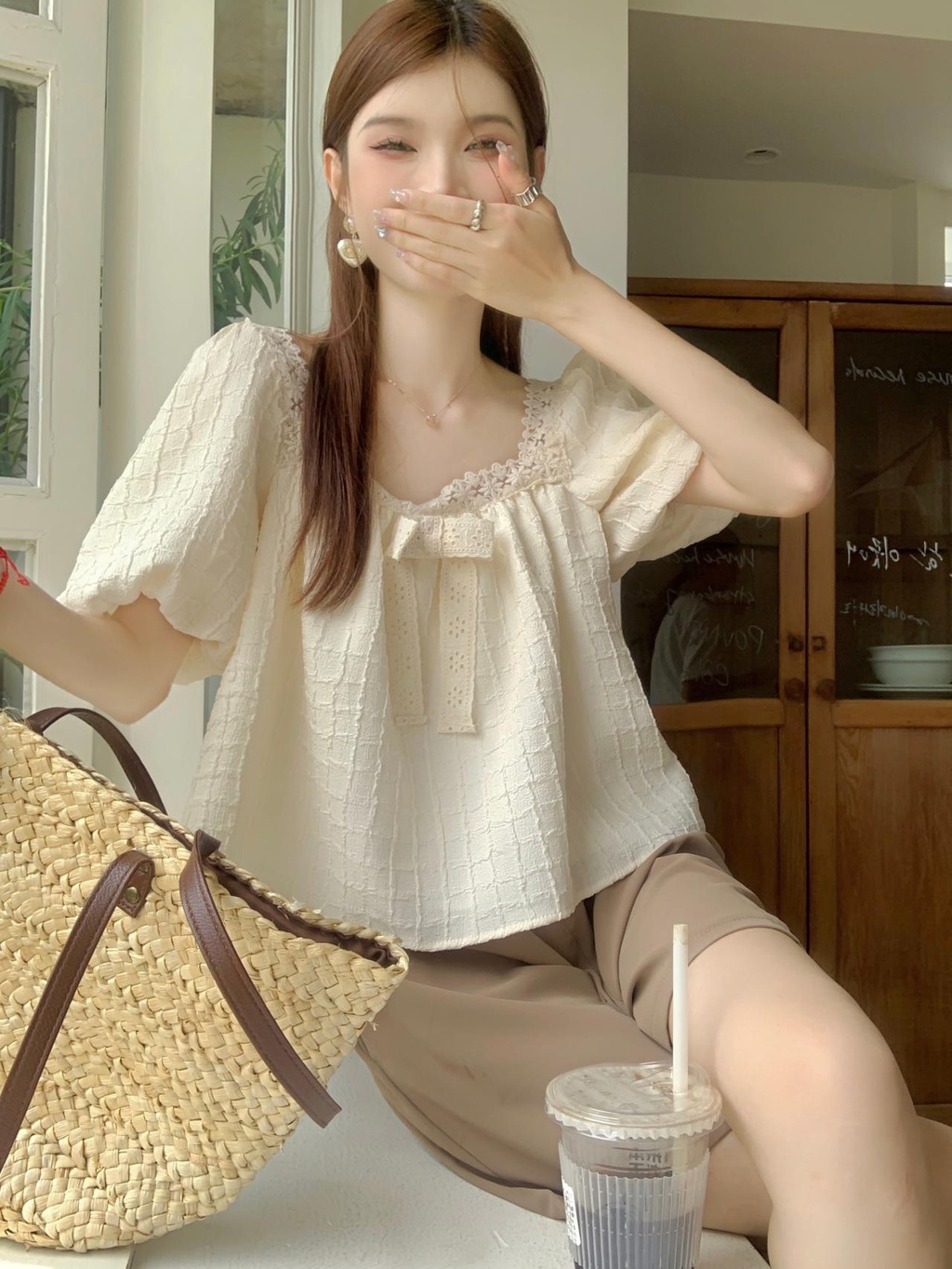 Áo Sơ Mi Ren Cổ Vuông Ngắn Tay Dáng Rộng Thời Trang Sành Điệu 64790