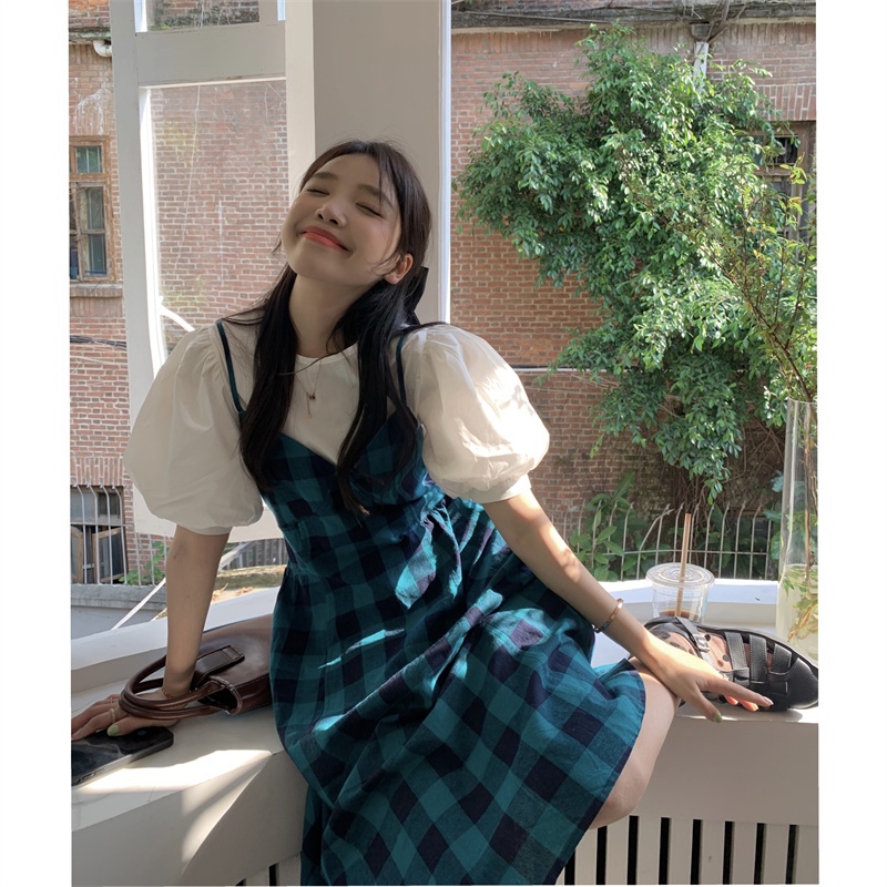 Set Đầm Hai Dây Cổ Chữ V Họa Tiết Sọc Caro + Áo Sơ Mi Nhỏ Tay Phồng Thời Trang Cho Nữ