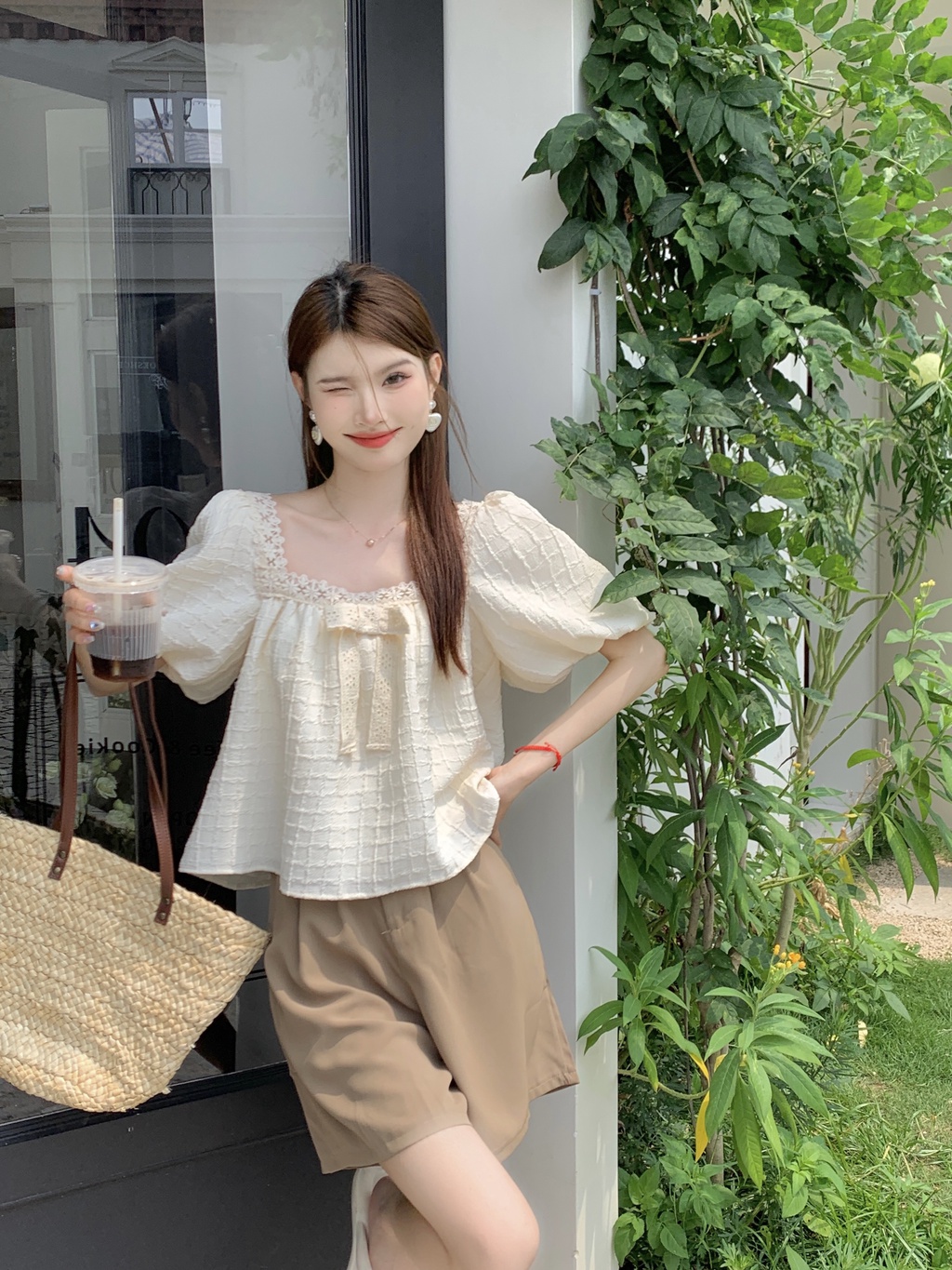 Áo Sơ Mi Ren Cổ Vuông Ngắn Tay Dáng Rộng Thời Trang Sành Điệu 64790