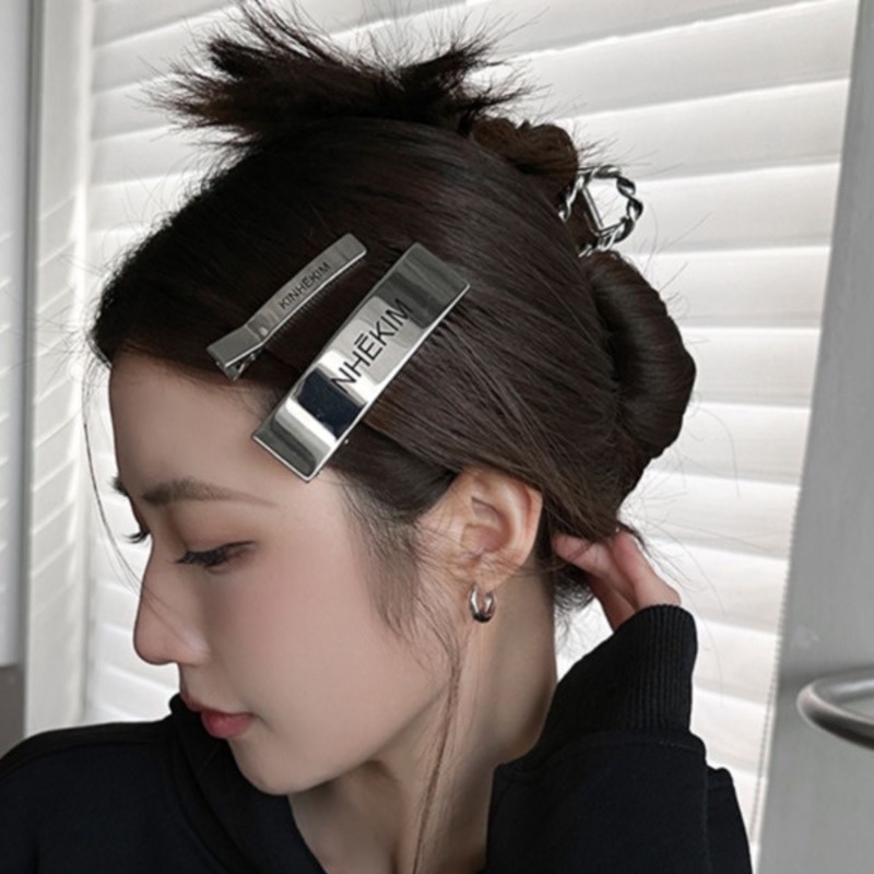 Kẹp Tóc Mỏ Vịt Lớn In Chữ Màu Bạc Thời Trang Hàn Quốc Cho Nữ