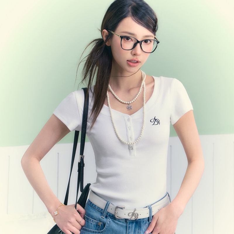 Hana áo croptop áo croptop nữ Thiết kế ít người cao eo slim hottie ngắn áo khoác 2023 NEW JUL0144