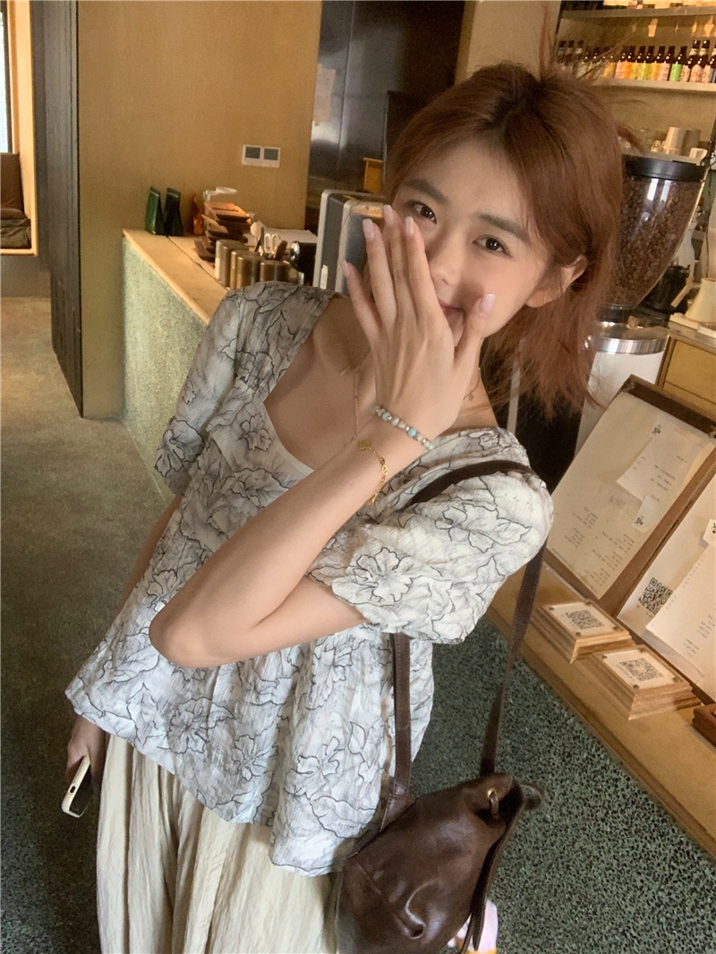 Áo Cổ Vuông Họa Tiết Hoa Cổ Điển 64853