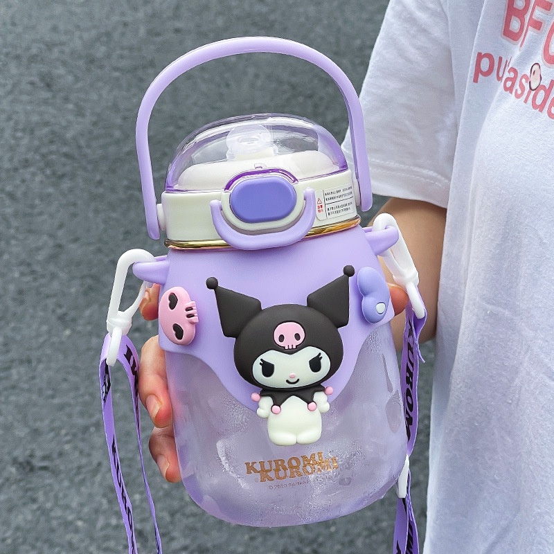Bình nước BACKPACK BEAR 820ml bằng silicon mềm họa tiết búp bê Sanrio dễ thương