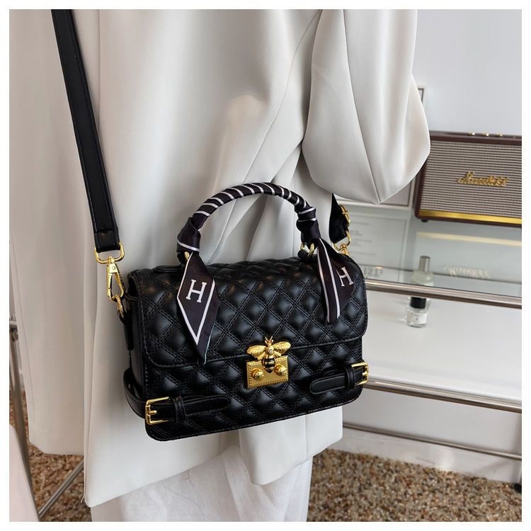 Túi Xách Mới Thời Trang Nữ Hình Thoi Cầm Tay Phù Hợp Với Phong Cách Nước Ngoài Dây Đeo Vai