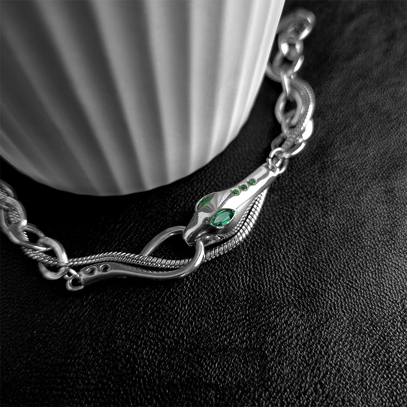 Vòng Tay Rắn Đính Đá Zircon Màu Xanh Lá Sang Trọng