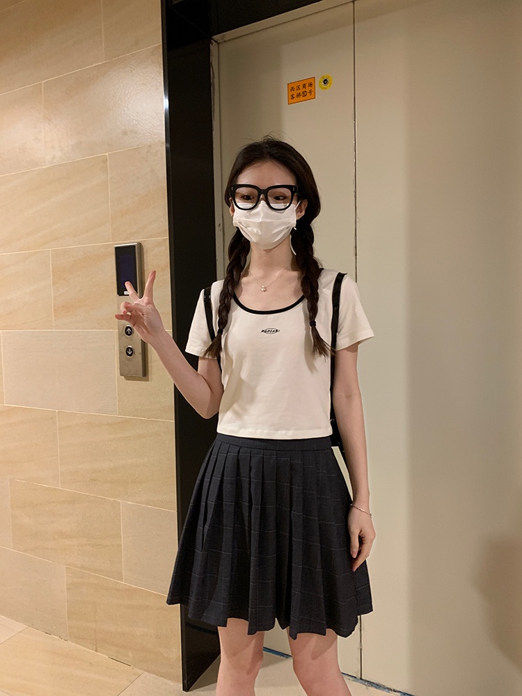 Áo Thun Dáng Ngắn In Chữ Nhỏ Phối Màu Sắc Tương Phản Thời Trang 62584