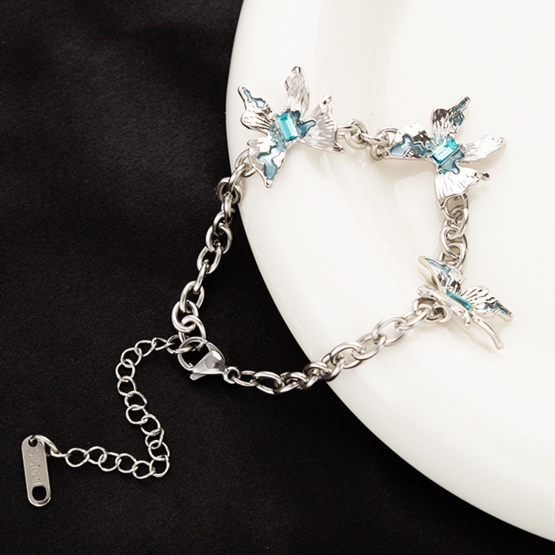 Vòng Tay Hình Bướm Đính Đá Zircon Màu Xanh Nhạt Thời Trang Cá Tính Dành Cho Nữ