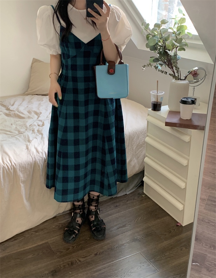 Set Đầm Hai Dây Cổ Chữ V Họa Tiết Sọc Caro + Áo Sơ Mi Nhỏ Tay Phồng Thời Trang Cho Nữ