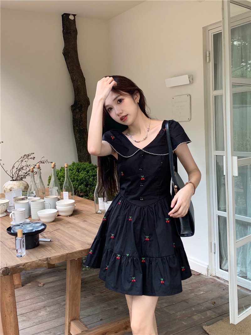 Đầm Cổ Bẻ Thêu Hình Quả Cherry Mùa Hè 65871