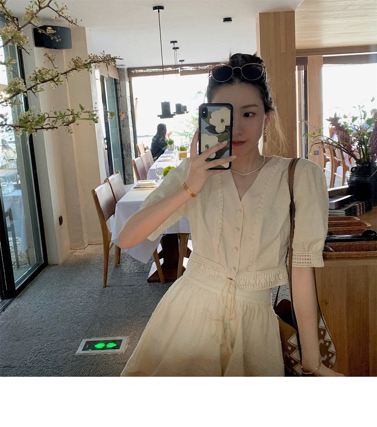 Bộ Áo Sơ Mi Ngắn Tay Thêu Họa Tiết + Quần Short Xinh Xắn Dành Cho Nữ 61906