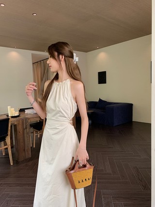 Đầm Dây Khoét Eo Dài Giữa 64957