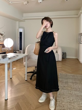 Đầm Dây Khoét Eo Dài Giữa 64957