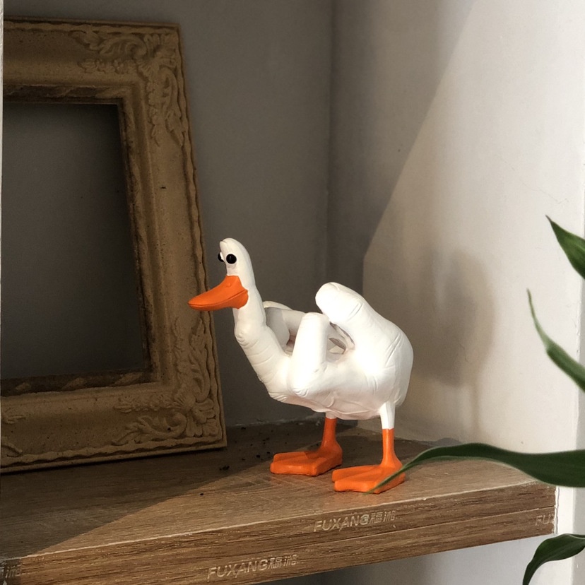 Đồ trang trí Vịt Ngón Tay Giữa 15cm Ngộ Nghĩnh Trang Trí Sân Vườn