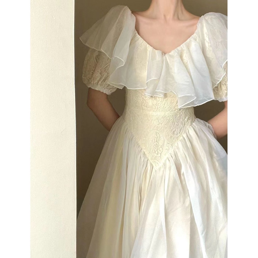 Đầm công chúa kiểu quý tốc Pháp cổ V phối bèo nhún tôn vòng 1, váy nữ trắng