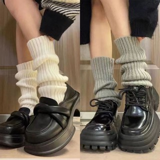 Tất Dệt Kim Giữ Ấm Chân Màu Trắng Đen Dễ Thương Cho Mùa Đông