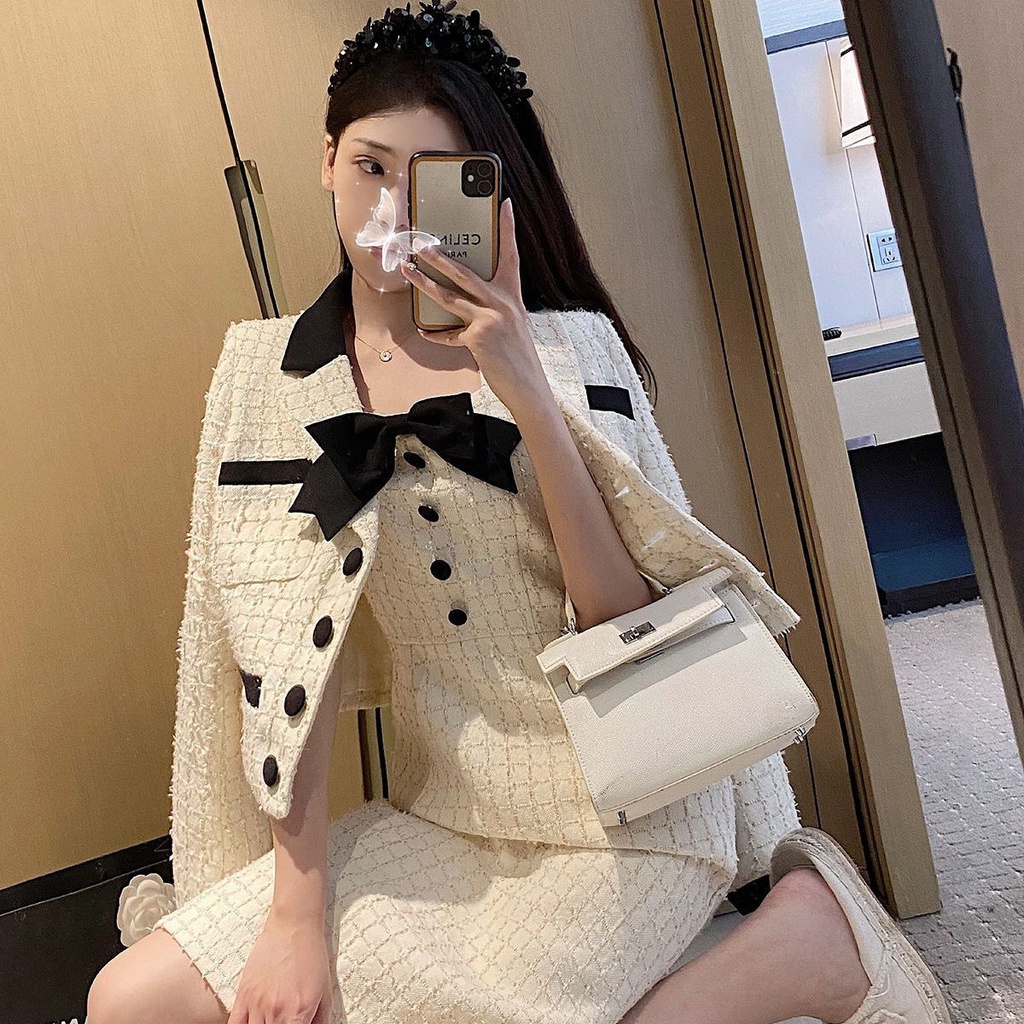 Set Dạ Tweed Áo Khoác Dài Tay Phối Viền Cúc Đen Và Đầm 2 Dây Dáng Dài Đính Nơ Sang Chảnh Tiểu Thư
