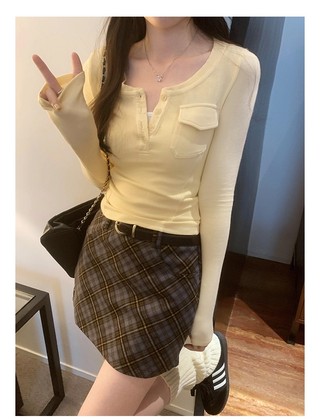Áo Thun Nữ Cổ Tròn Cài Nút 69779