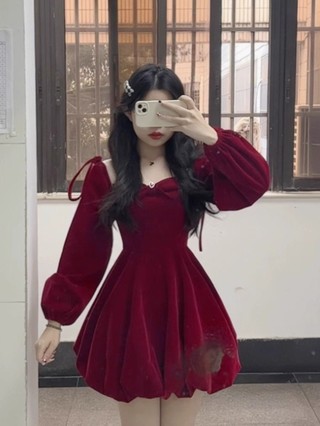 Váy Ngắn Màu Đỏ Vải Nhung Nữ Mùa Thu Đông Năm Mới Kiểu Dáng Công Chúa Dáng Váy Phồng