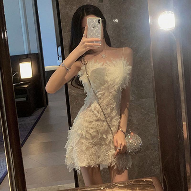 Đầm 2 Dây Ren Trắng Phối Lông Vũ Thiết Kế Bông Tuyết Điệu Đà, Sexy, Quyến Rũ