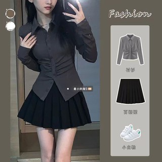 Set áo sơ mi bó sát eo + chân váy xếp li ngắn