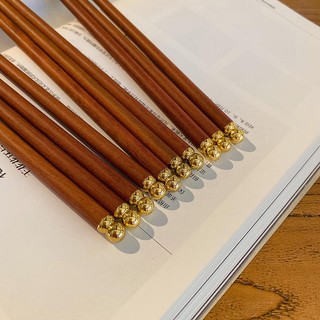 Đôi Đũa Gỗ Thân Thiện Với Môi Trường