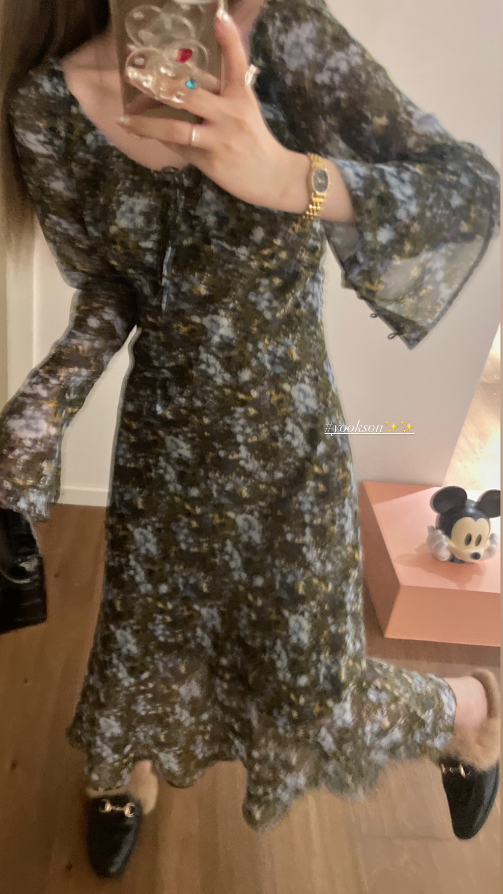 68056 Váy Dài Tay Loe Hoa Voan