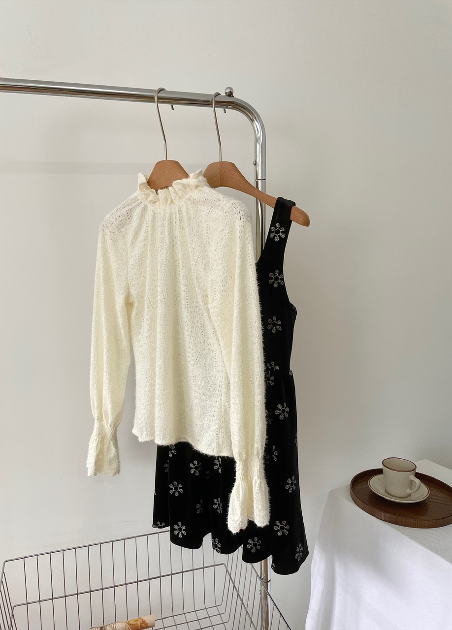 68767 Váy Nhung Hoa / Áo Sơ Mi Ren Trắng