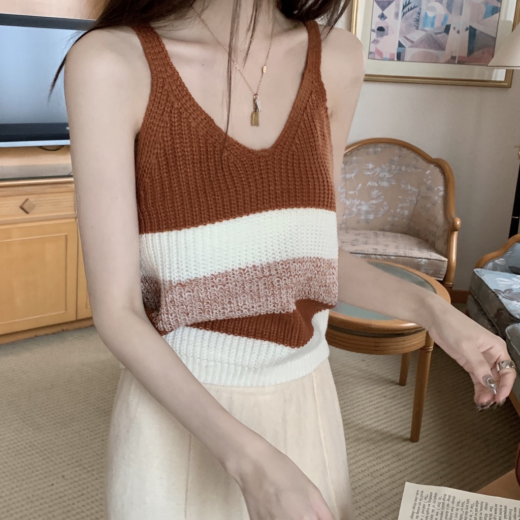 Bộ Áo Hai Dây + Áo Khoác cardigan Dệt Kim Cổ Chữ v Xinh Xắn Theo Phong Cách Mùa Đông 685