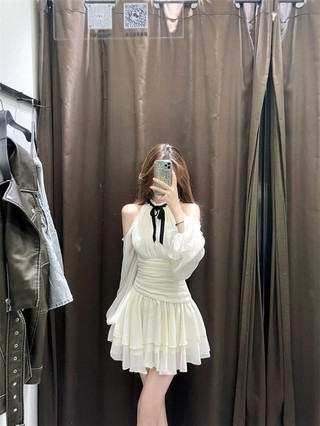 Váy Nữ Kiểu Pháp Thuần Dục Phong Lộ Vai Đeo Cổ Váy Mùa Thu Kiểu Mới Nhất Thiết Kế Màu Trắng Tôn Da Dành Cho Nữ