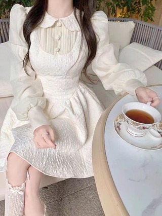 Váy Thiết Kế Kiểu Pháp Phong Cách Nhỏ Màu Trắng Tay Áo Đầm Con Gái Thiên Kim Cao Cấp Cảm Thu Đông