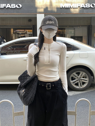 70392 Dây Kéo Slim-fit Cổ Tròn Dài Tay T