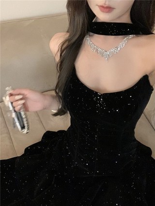 Váy Dạ Hội Màu Đen Váy Đi Tiệc Nữ Choàng Cổ Cúp Ngực Lấp Lánh Nhung Váy Ngắn Hai Tầng