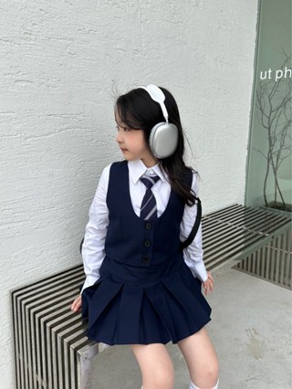 Bé Gái 2024 Phong Cách Mới Áo Vest Áo Sơ Mi Trắng Váy Xếp Ly Bộ Ba Mảnh Xuân Thu Phong Cách Mới Trẻ Em Phù Hợp Với Váy