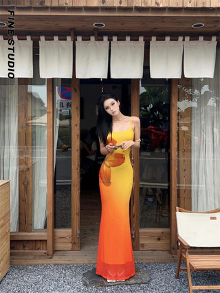Pháp Hot Girl Tính Khí Smudge In Dây Đeo Đầm Nữ Mùa Hè Phong Cách Mới Ôm Hơn Nhìn Hẹp Đuôi Cá Dài Trượt Tuyết