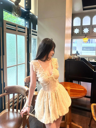 Shanmieleng Mùa Hè Gợi Cảm Hot Girl Phong Cách Sâu V Đầm Nẹp Chiên Phố Influencer ins Ren-Up Pettiskirt Trẻ Sang Trọng Váy Ngắn