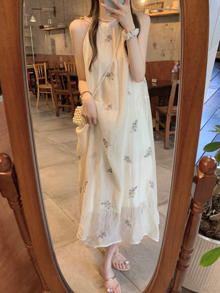 74855 Đầm kiểu cổ dây thêu thanh lịch kiểu Pháp