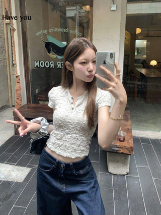 Áo thun ngắn tay xếp ly có họa tiết dành cho nữ mùa hè Tính khí nhẹ nhàng Slim-fit