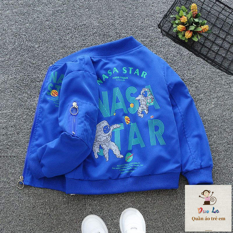 Mùa xuân Thu Phong cách mới Áo len Cardigan bé trai 1-13 tuổi Cổ đứng Áo khoác mùa xuân phong cách mỏng 9-50kg Áo khoác Cardigan trẻ em mùa thu phù hợp