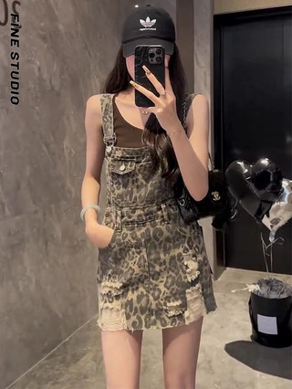 Mỹ Retro Đau Khổ Frayed Da Báo Dây Đeo Đầm Nữ Mùa Hè 2024 Phong Cách Mới Cao Cấp Ôm Hơn Nhìn Váy Denim