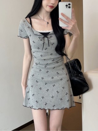 Nơ Màu Xám Chấm Bi Đầm Phong Cách Mới Váy Nữ Hẹp Eo Ôm Hơn Nhìn Giả Hai Mảnh Váy Ngắn Nữ