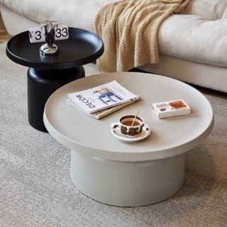 Bàn trà sắt, phòng khách Bắc Âu, phòng khách nhỏ, hình tròn, hiện đại, đơn giản, xa xỉ, ghế sô pha màu đỏ.