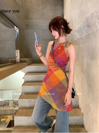 Đầm đeo cổ dây vát kẻ sọc màu tương phản