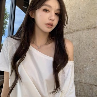 Cổ chữ T ngắn tay dáng rộng đeo vai một mặt