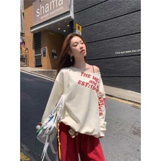 Áo sơ mi đáy [Giảm giá 20%] Áo nỉ nữ Áo nỉ đeo vai nghiêng kiểu Mỹ Hot Girl In chữ Áo nỉ thiết kế đầu mùa thu Phong cách mới dáng rộng vai mùa thu