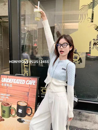 Honypove Áo Len Xanh Cổ Tròn 2024 Cardigan Mới Đơn Giản Đi Lại Ngắn Top